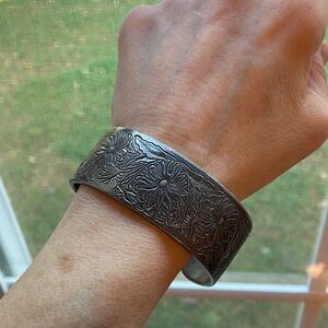 Salisbury pewter floral bracelet